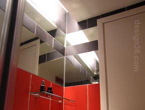 corner mirror on the wc